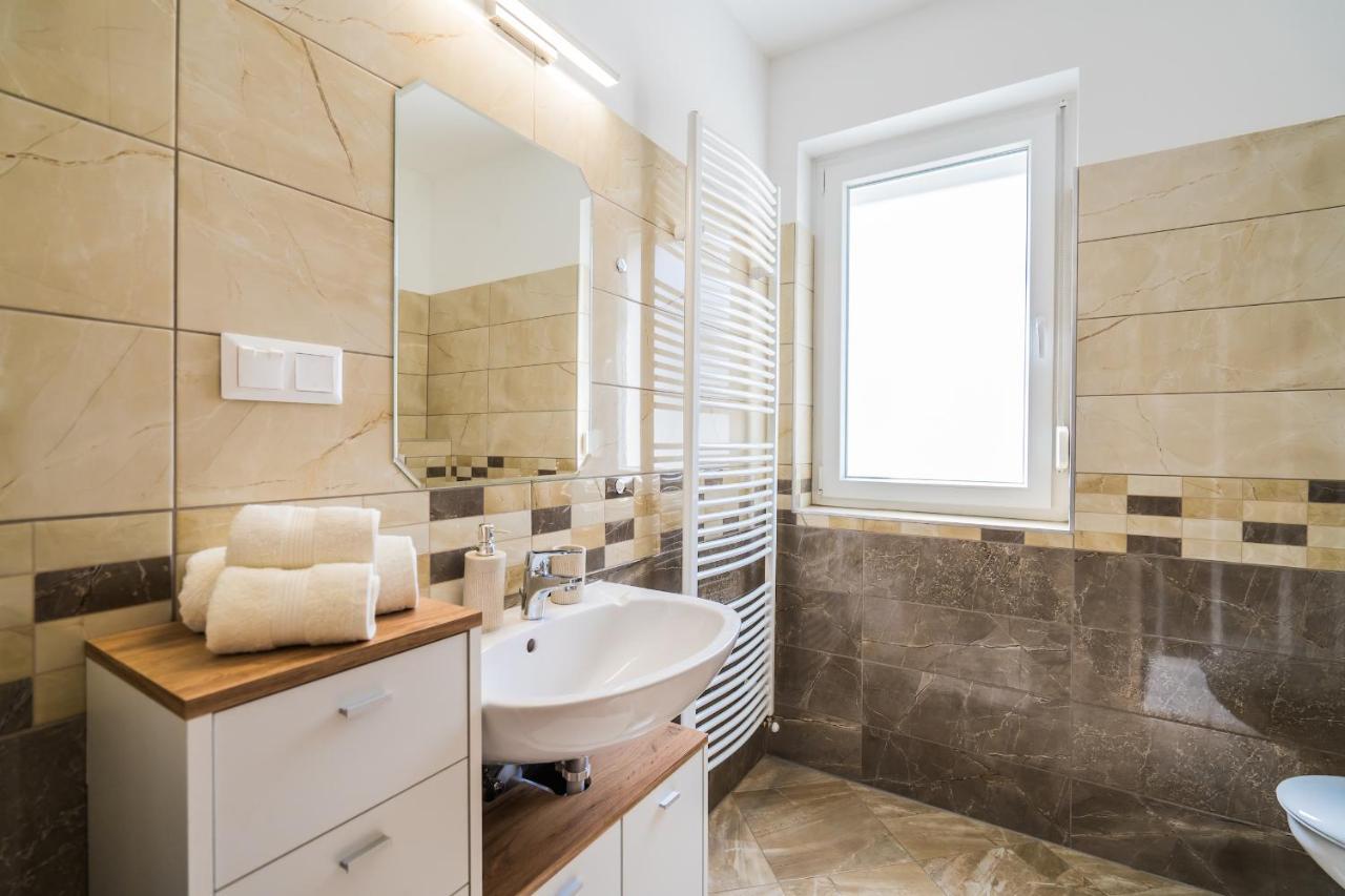 Gemini Apartments Siofok I., Iii. Экстерьер фото